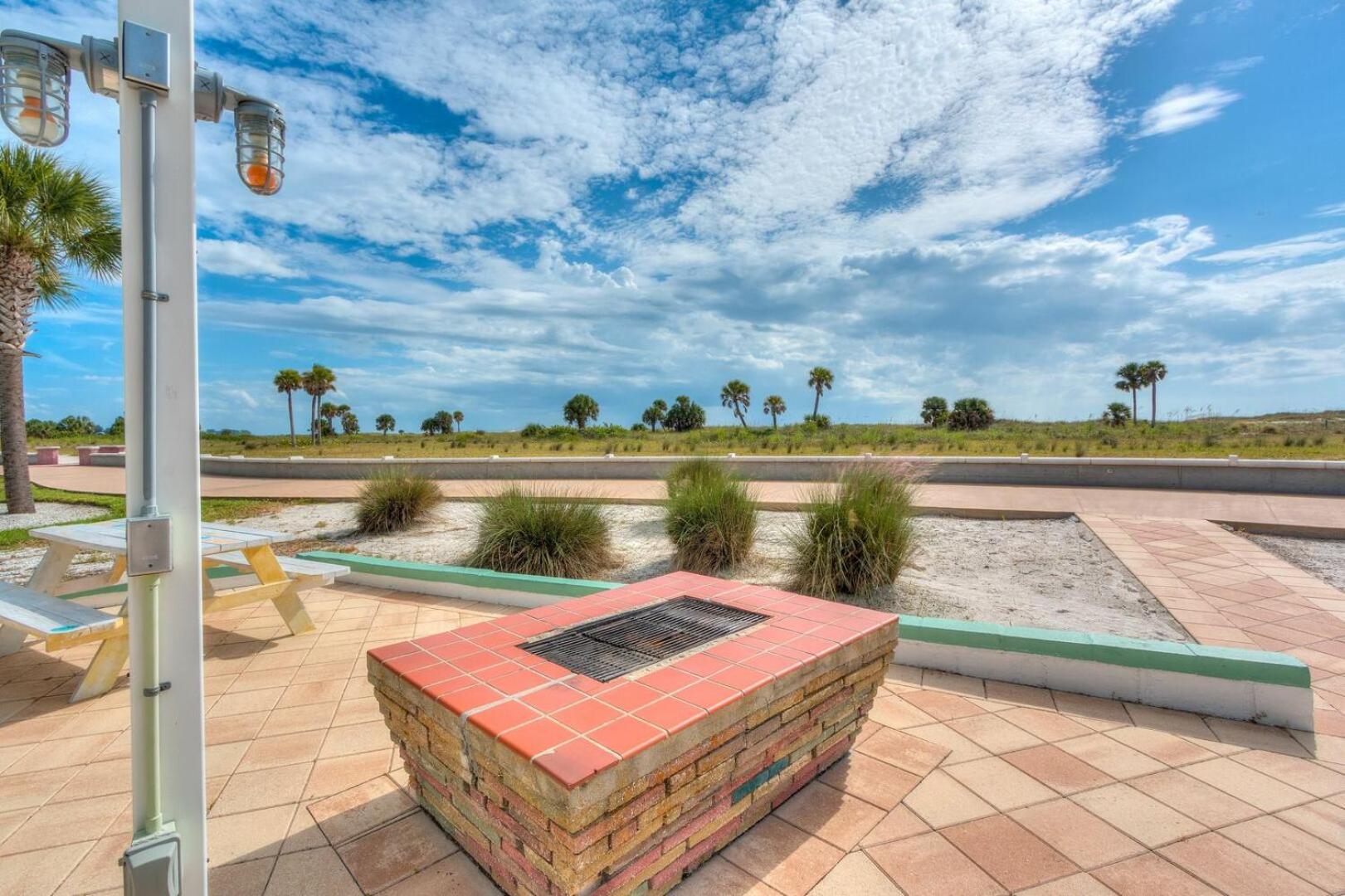 Tropic Terrace Hotel St. Pete Beach Exterior foto