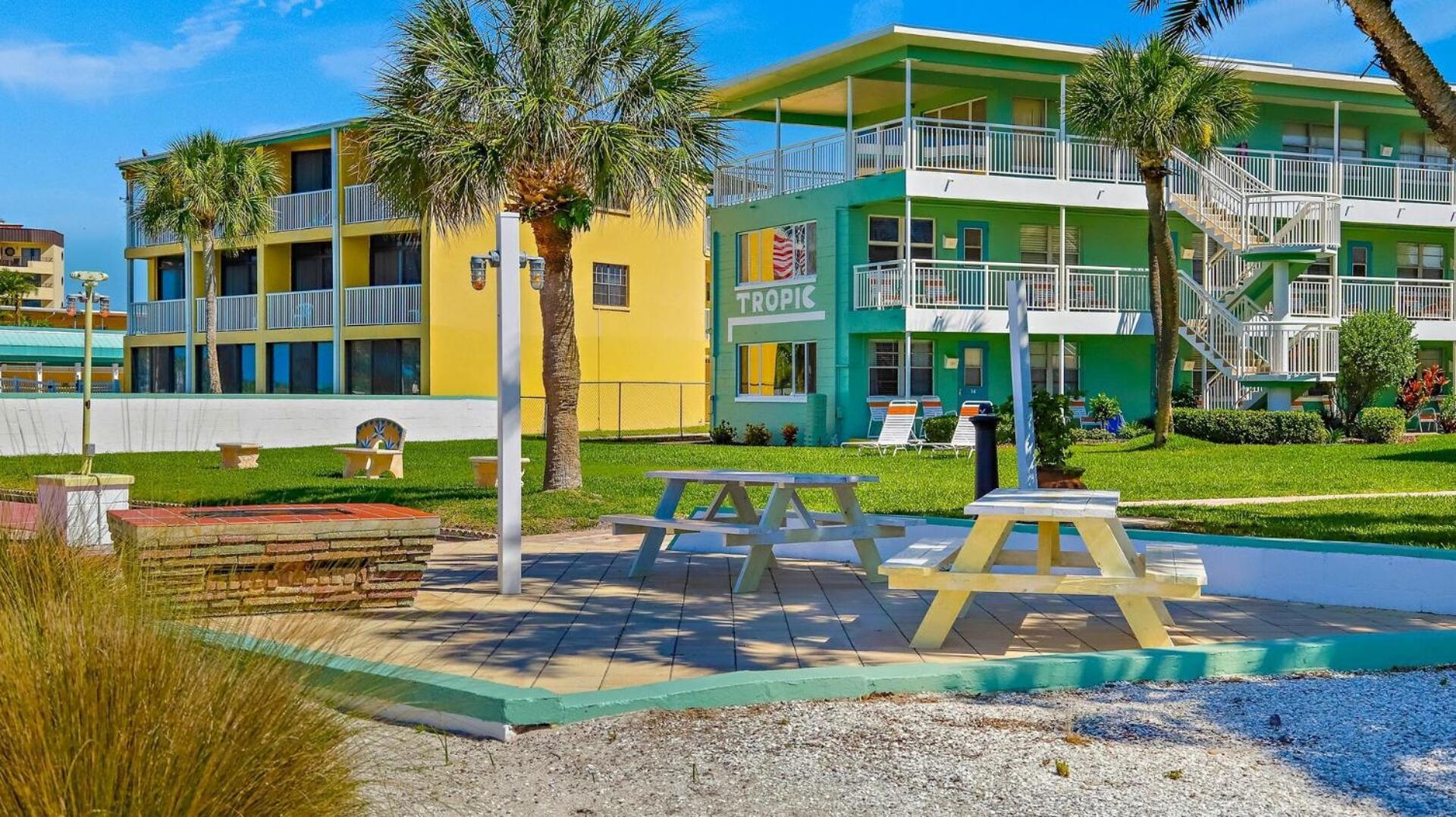 Tropic Terrace Hotel St. Pete Beach Exterior foto
